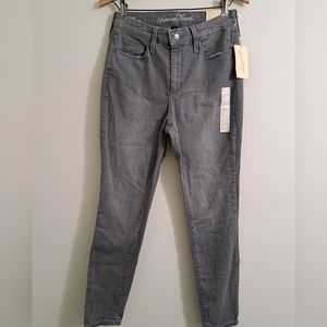 Universal Thread 28 waist regular. Gray jeans.